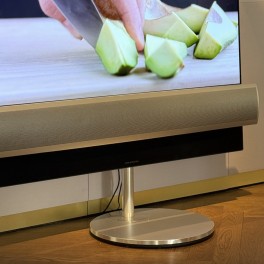 BeoVision Eclipse 55 Motorgulvstand – Elegant og fleksibel motoriseret stand