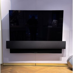 BeoVision Eclipse 55 Stof front inkl v&aelig;gbeslag &ndash; OLED C-panel, 4K HDR og integreret SoundCenter